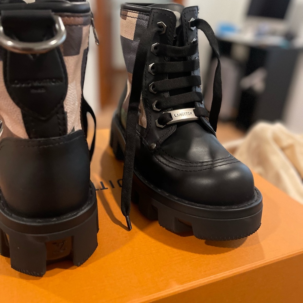 Louis Vuitton By Pharell Mens Combat Boots Size 8 in great condition - Picture 8 of 9